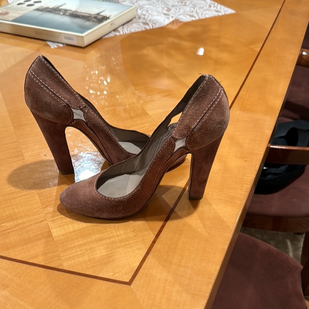 Philosophy Women's Tan Suede Heels size 7